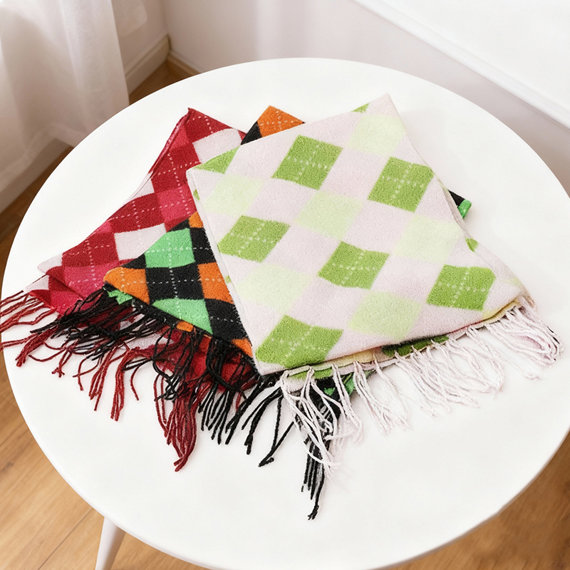 Christmas Winter Scarf Colorful Plaid Scarf Classic Soft Warm Scarf For Men Women Random Color 148 x 30 cm
