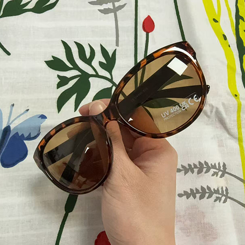 Ladies Tortoise Shell Sunglasses
