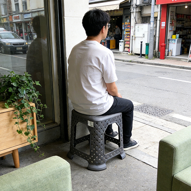 Plastic Rattan Stool Small Modern Minimalist Backless Stools 26 x 26 x 32cm Random Colours