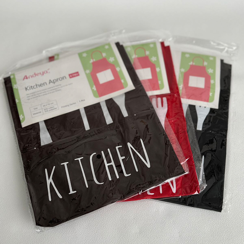 PVC Apron with Printed Design for BBQ Kitchen Baking 55 x 72 cm - Random Colour